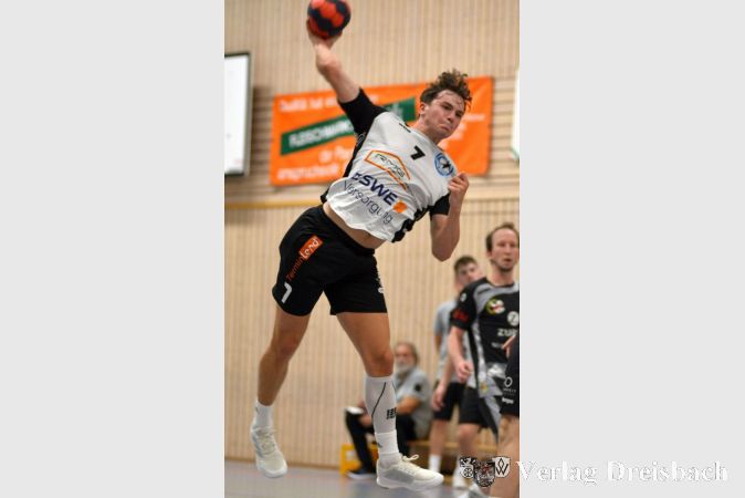 Linksaußen Dominik Krawzcak erwischte einen Sahnetag und erzielte als bester Torschütze der Weinstädter sieben Tore.