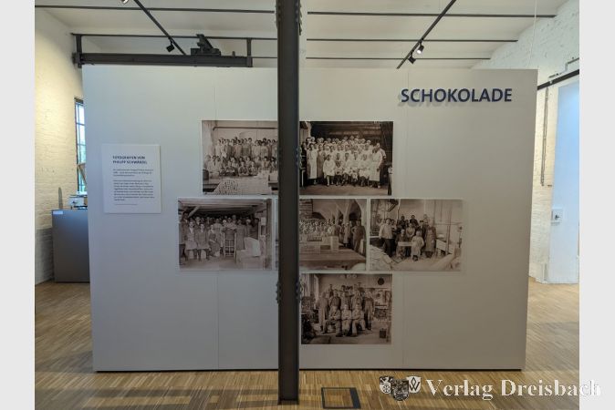 Blick in die Hattersheimer Industriegeschichte: Mit diesen Aufnahmen dokumentierte der Hattersheimer Fotograf Philipp Schwärzel die Anfänge der hiesigen Schokoladenproduktion.