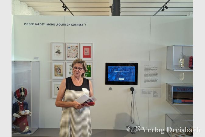 Ulrike Milas-Quirin, die stellvertretende Vorsitzende des Hattersheimer Geschichtsvereins, führte anlässlich des Tags des offenen Denkmals durch das neue Stadtmuseum und rückte dabei sowohl das Gebäude selbst, als auch die Ausstellung darin in den Mittelpunkt.