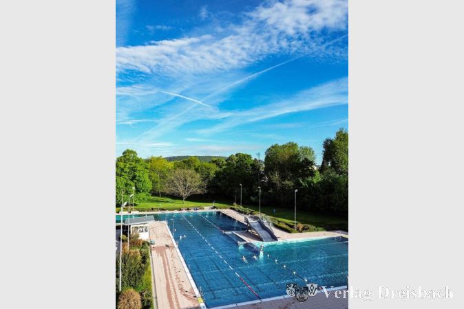 Bild vom Start der diesjährigen Parkbadsaison am 6. Mai.