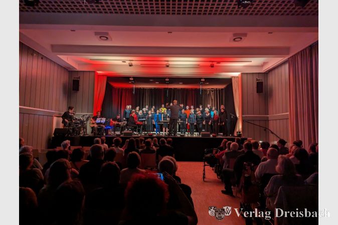 Nach fünf Jahren Pause stand der Chor L'espérance endlich wieder auf der Bühne im Haus der Vereine.