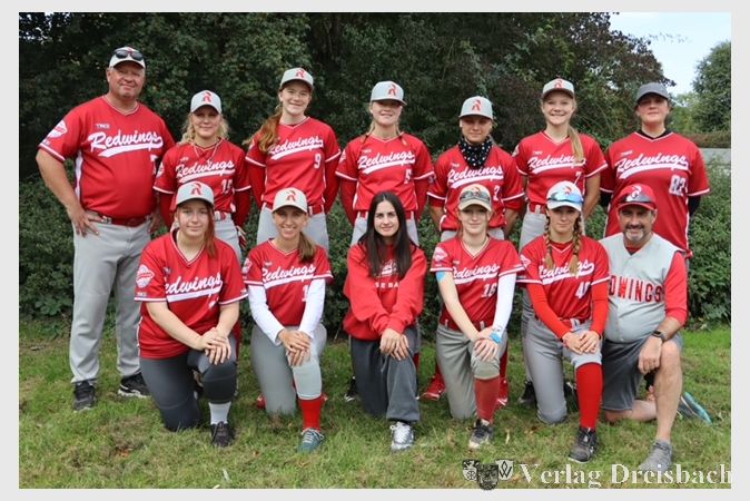 Die Softball Damenmannschaft der Main-Taunus Redwings