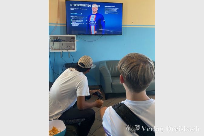 Virtuell spielten die Jugendlichen Fußball gegeneinander.
