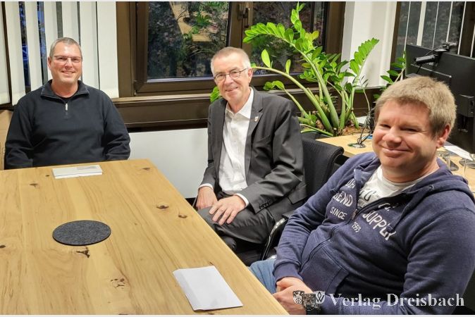 Ließen die letzten fünf Jahre noch einmal Revue passieren (v. li.): Andreas Windl, der Erste Beigeordnete Franz Jirasek und Patrick Kilian.