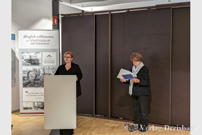 Anja Pinkowsky (links) und Margarethe Schmitt-Reinhart beschrieben das Schicksal von Rosa Junker.