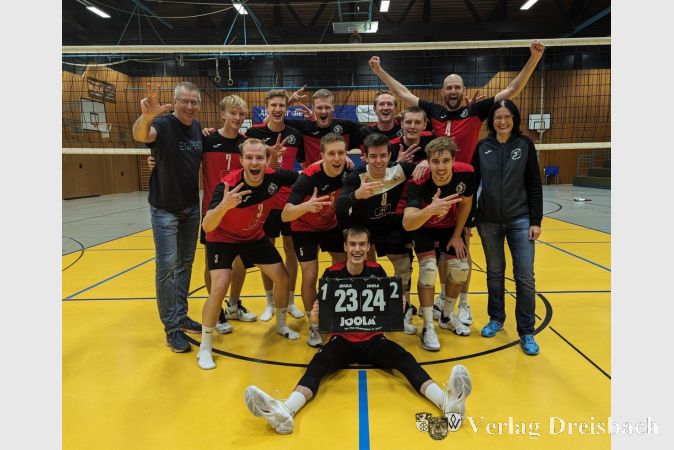 Mit Aushilfstrainerin und ohne drei Stammspieler erfolgreich: Die Herren 2 der TuS Kriftel Volleyball.