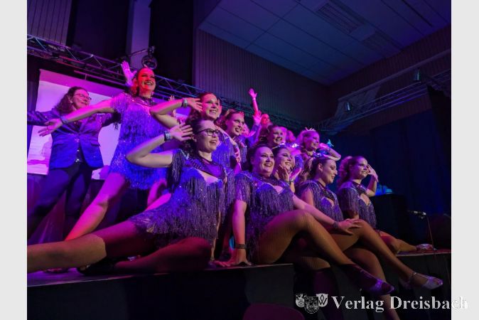 Faschingszauber erfüllt die Goldbornhalle: Ein Abend voller Spaß und Unterhaltung!