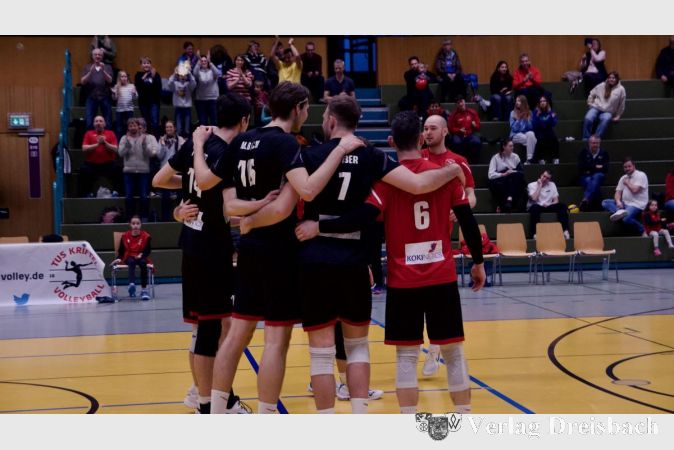 Auch in Delitzsch durften die Kriftler Bundesliga-Volleyballer wieder gemeinsam feiern.