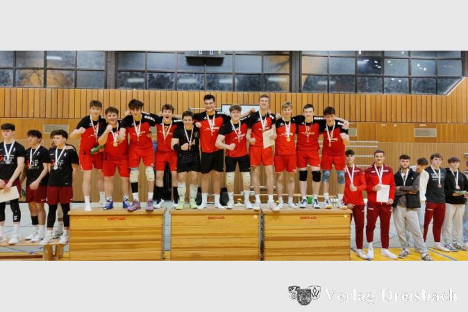Nach der U18 feiert auch die U20 der TuS Kriftel den Titel als beste Mannschaft in Hessen.