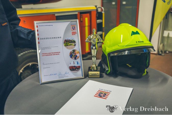 Die Auszeichnung der Hessischen Landesregierung für die Freiwillige Feuerwehr Hattersheim am Main.