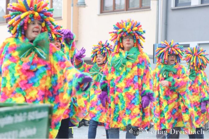 Auch die Gruppe "Hipp de Bach und dripp de Bach" hatte dieses Jahr 2-x11 Jahre Zugteilnahme-Jubiläum.