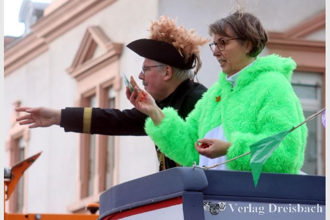 Fast sah es so aus, als beschwören Bürgermeister Bernd Blisch und die Erste Stadträtin Renate Mohr auf der "Flora" nach dem Aus für Schwarz-Grün auf Landesebene den Fortbestand der Verhältnisse in Flörsheim.