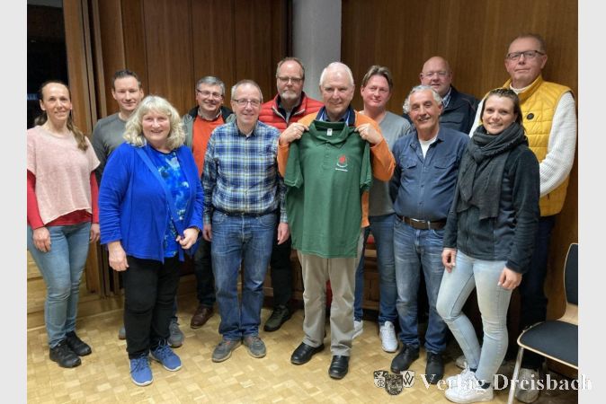 Der Vorstand des Kleingärtnervereins 1980 Kriftel e.V. Von links: Carmen Sinner, Mathias Reusch, Regina Kocher, Andreas Mohr, Bernd Degenhardt, Stefan Witt, Bodo Knopf, Sascha Weiser, Ibo Kisa, Thomas Rieger, Lana Thür und Dieter Falb.