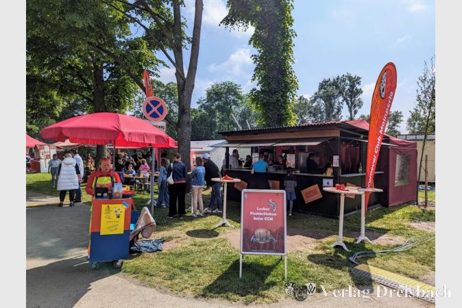 Der CCM lockte die hungrigen Besucherinnen und Besucher vor allem mit seinen Fischbrötchen an.