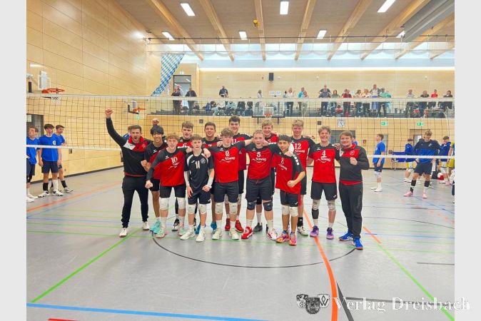 Die Krifteler U18-Volleyballer jubeln über einen 13. Platz auf den Deutschen Meisterschaften.