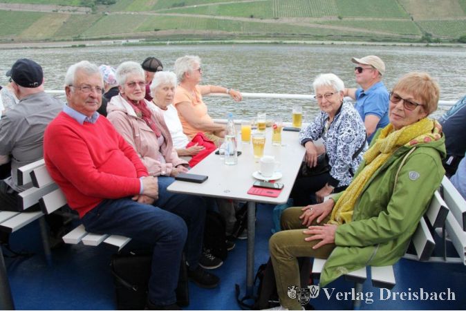 Auf dem Rheindampfer.