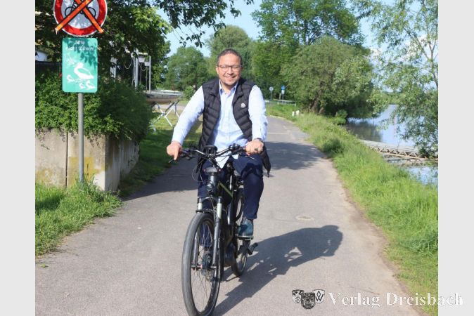 Unterwegs ist Mimoun Houmami in Flörsheim vor allem auf dem E-Bike.