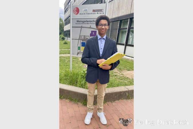 Joel aus der R9a achtete zur Ausbildungsmesse auf ein seriöses Äußeres.