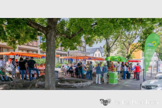 Das große Europafest am Samstag profitierte auch vom schönen Wetter und lockte viel Publikum an.