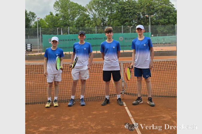 V.l.n.r.: Julius, Christopher, Jaron und Lennart freuen sich über einen weiteren Sieg .