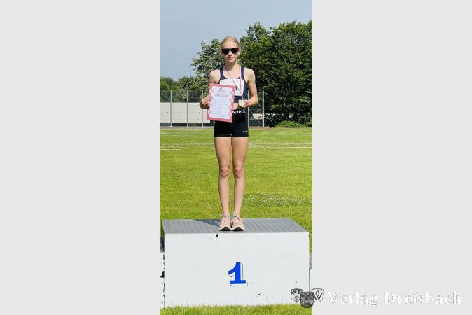 Anastasia Breuninger auf Podestplatz 1.