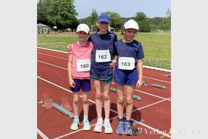 V.l.n.r.. Emma Fleur Böhler, Laura Misch und Vanessa Misch.