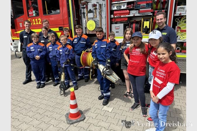 Die Ferienspielkinder bei der Freiwilligen Feuerwehr Kriftel.