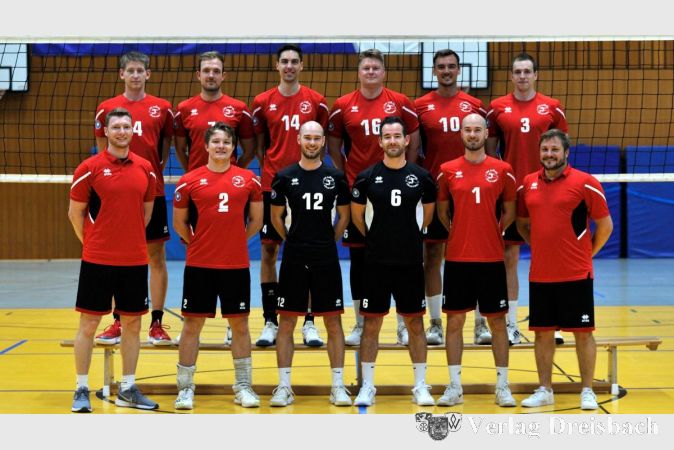 Kriftels Team für die kommende Zweitligasaison. Neuzugänge sind mit der Nummer 4 Hendrik Jung und mit der Nummer 16 Tobias Zehlike.