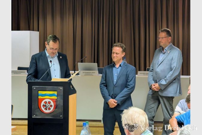 Bürgermeister Christian Seitz verlas die Ernennungsurkunde für Martin Mohr.