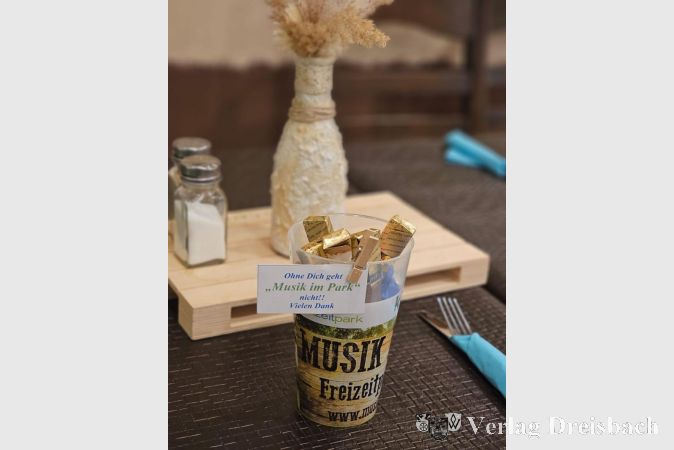 Auch in Form von passender Schokolade wurde sich bedankt.