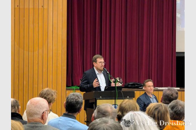 Kevin Bornath (Mainova) riet zu hybriden Systemen.