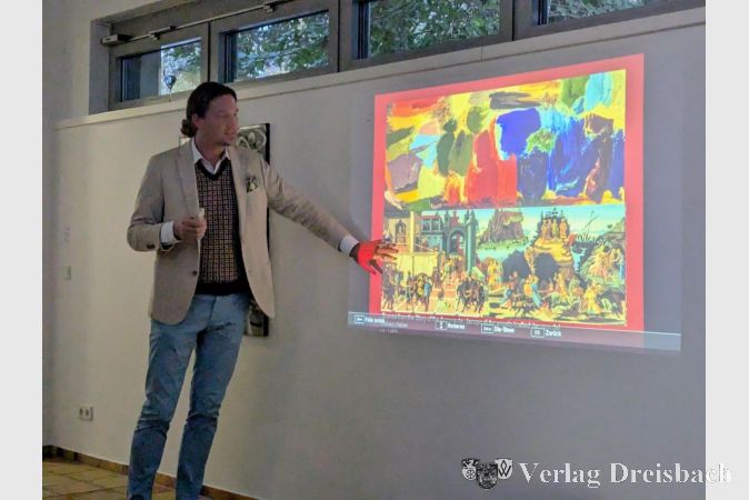 Dr. Christopher Naumann erläutert das Werk "Argonaut" von Friedel Dzubas im Kunstforum Mainturm.