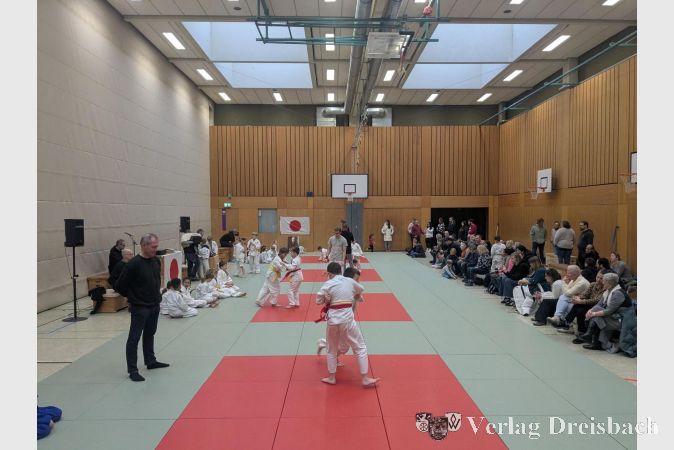 Die Sporthalle der HBS war der Schauplatz der Weihnachtsfeier der Judo-Abteilung.