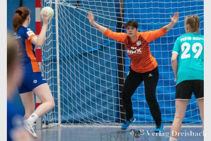 Immer aufmerksam: Jana Seifert, diesmal die Nummer Eins im Tor der HSG.