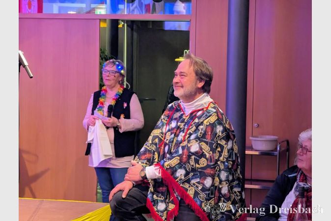 Jens-Uwe Schunk lauschte sichtlich berührt dem Abschiedständchen des Milleniumchors.