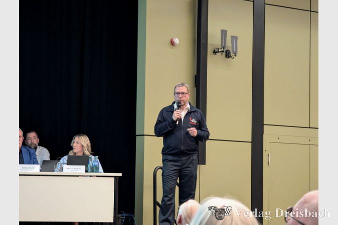 Stadtbrandinspektor David Tisold bei der Bürgerversammlung am Donnerstag, 3. April.