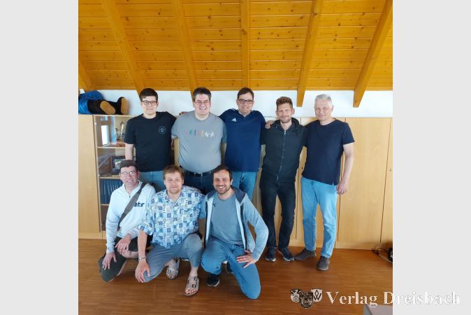 Auf dem Meisterfoto von links nach rechts stehend: Vincent Döhne, Roger Fischer, Mark Arnold, Sebastian Lukas und Wolfgang Gerstner sowie knieend Jan Knop, Malte Busch und Tobias Makilla. Maßgeblich zum Erfolg beigetragen haben außerdem Alexander Armbruster, Markus Klein, Michael Bernhardt, Felix Gerstner, Tabea Wilke, Joshua Kraft und Fabio Manuel dos Santos.