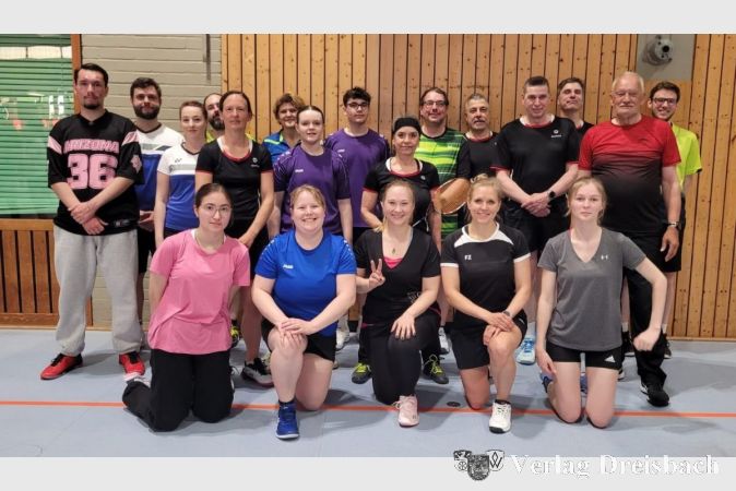 Mit 18 Teilnehmenden trat die Badminton-SG aus Flörsheim und Rüsselsheim im Hunsrück in verschiedenen Altersklassen an.