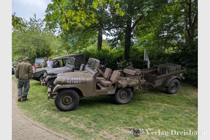 Auch alte Militär-Fahrzeuge der US-Armee fanden den Weg nach Hattersheim.