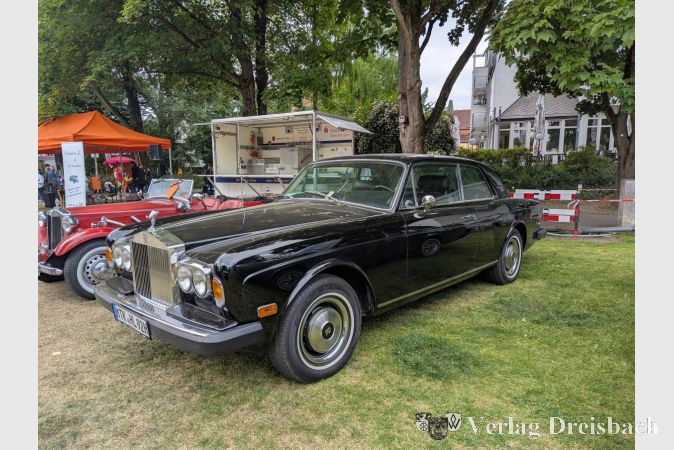 Ein Rolls Royce Coupé Corniche, erstzugelassen 1977, mit Automatikgetriebe.