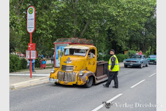 Zahlreiche Ordner standen den angereisten Oldtimer-Fans stets hilfreich zur Seite.