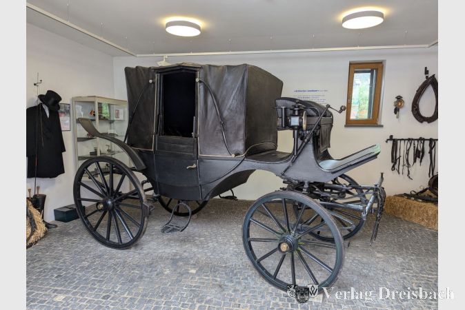 Der "Landauer" in der ehemaligen Remise des Hofguts.