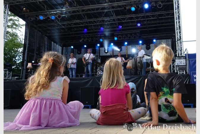 Auch die Jüngsten entdeckten beim großen Festival im Freizeitpark ihre Liebe zur Musik.