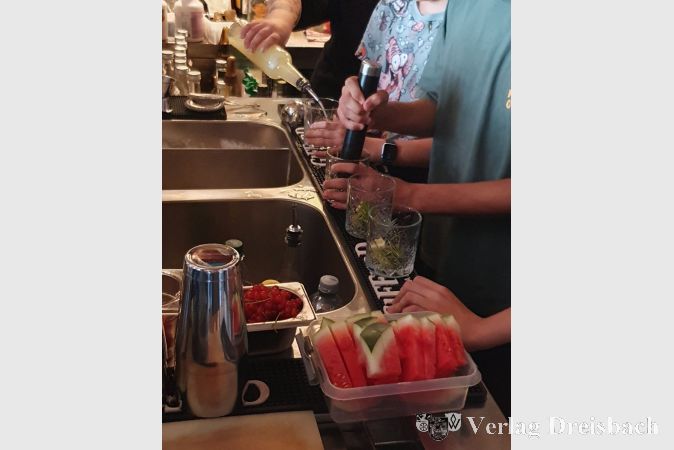 Beim Cocktail-Kurs wurden neue Rezepte ausprobiert.