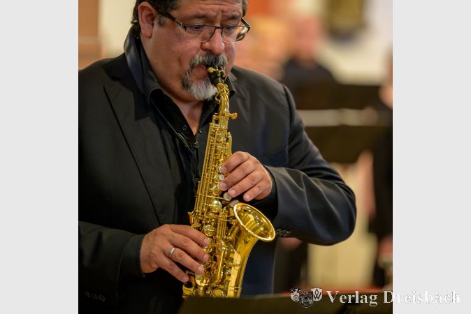 Dael Alonso am Saxophon.