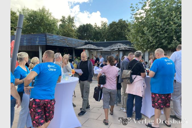 Viele Besucherinnen und Besucher amüsierten sich beim VKS Sundowner Sommerfest.