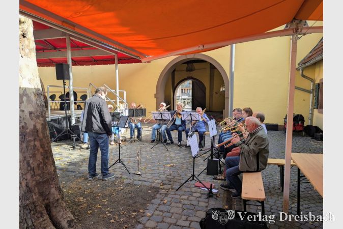 Der Stadtgottesdienst wurde vom Posaunenchor musikalisch begleitet.