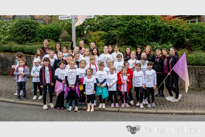 Zahlreich vertreten: Die Abteilung Rhythmische Sportgymnastik der TuS Kriftel.