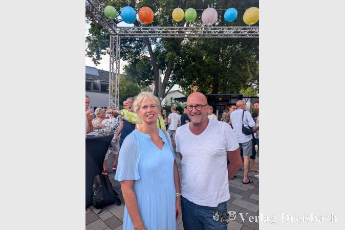 Zufriedene Gastgeber: Marion Eisenmann-Kohl und Carsten Lehmann sind sich einig, dass die Lounge neues Leben in die Innenstadt bringt.