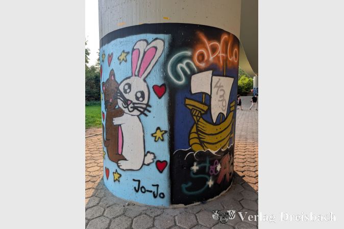 Jugendliche verwandelten beim Workshop die unteren Brückensäulen in eigene Kunstwerke.